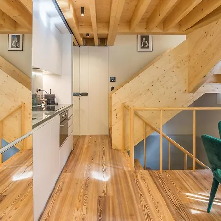 62 Design House Ii דירה