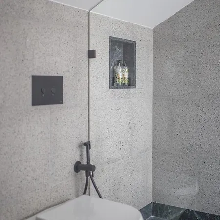 62 Design House Ii - Bydixos